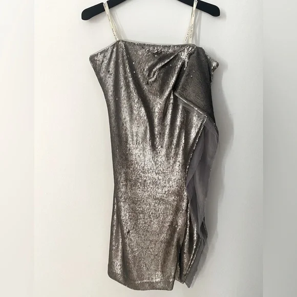 Halston Heritage Dresses | Halston Heritage Size 4 Sequined Strapless Metallic Dress. | Color: Gray | Size: 4 | Elboudoirdec's Closet